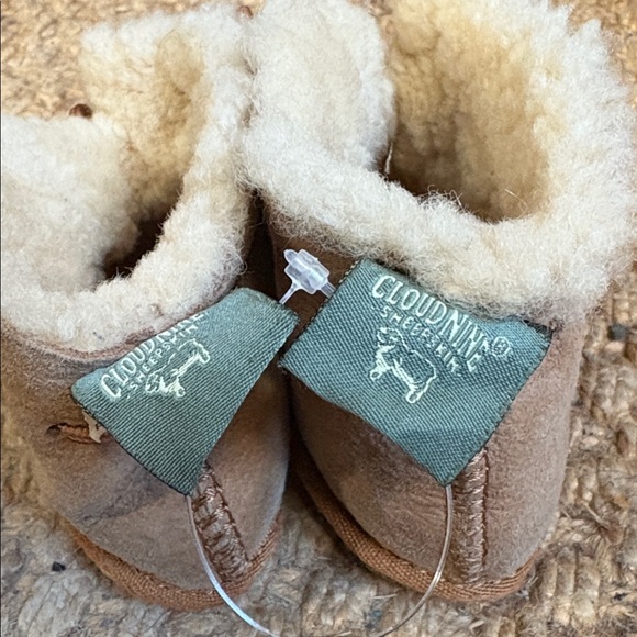 Cloud Nine Sheepskin Booties - Picture 3 of 8